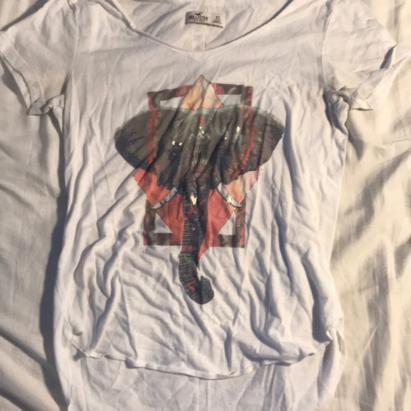 white hollister t-shirt with elephant pattern - Picture 1 of 3